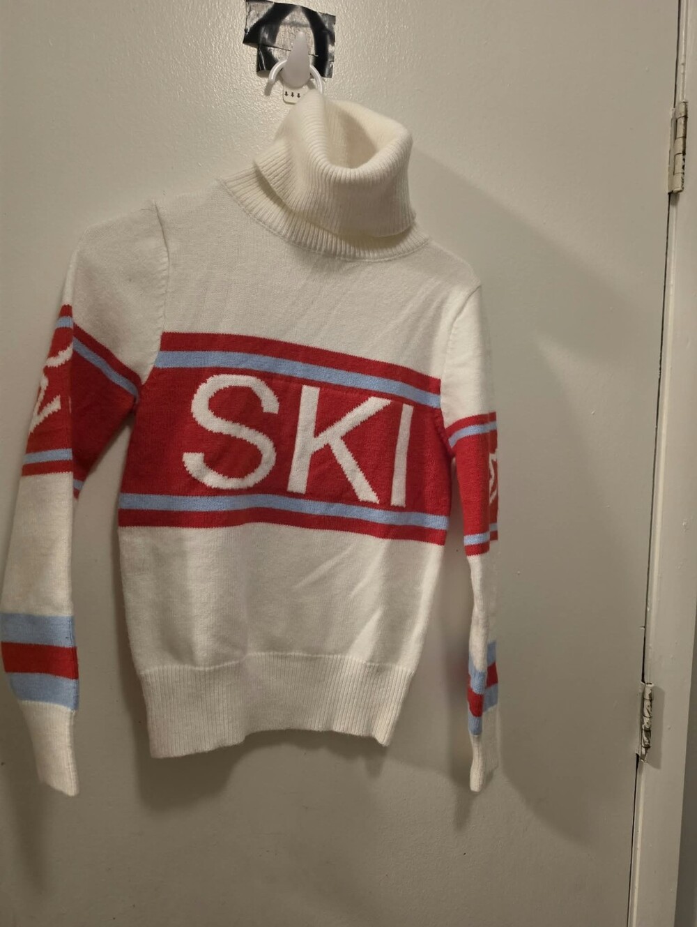 Skin White Turtleneck Sweater with Red & Light Blue Ski Stripe